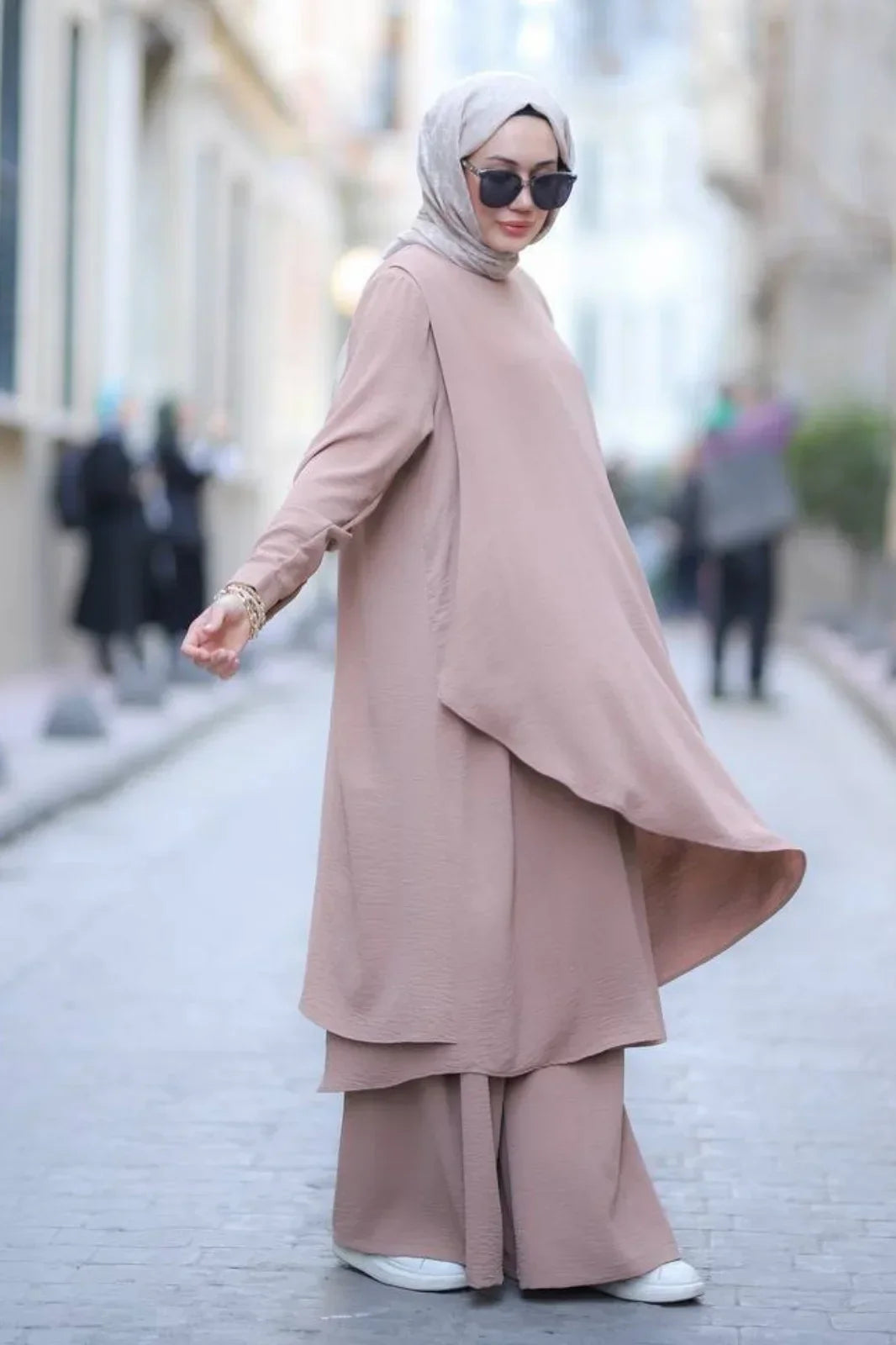 Stylish Sandy Brown Abaya A Modest Outfit